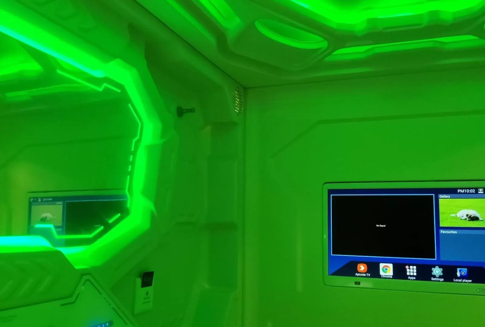 Capsulehotel Cosmos Capsule Coworking London Hotel
